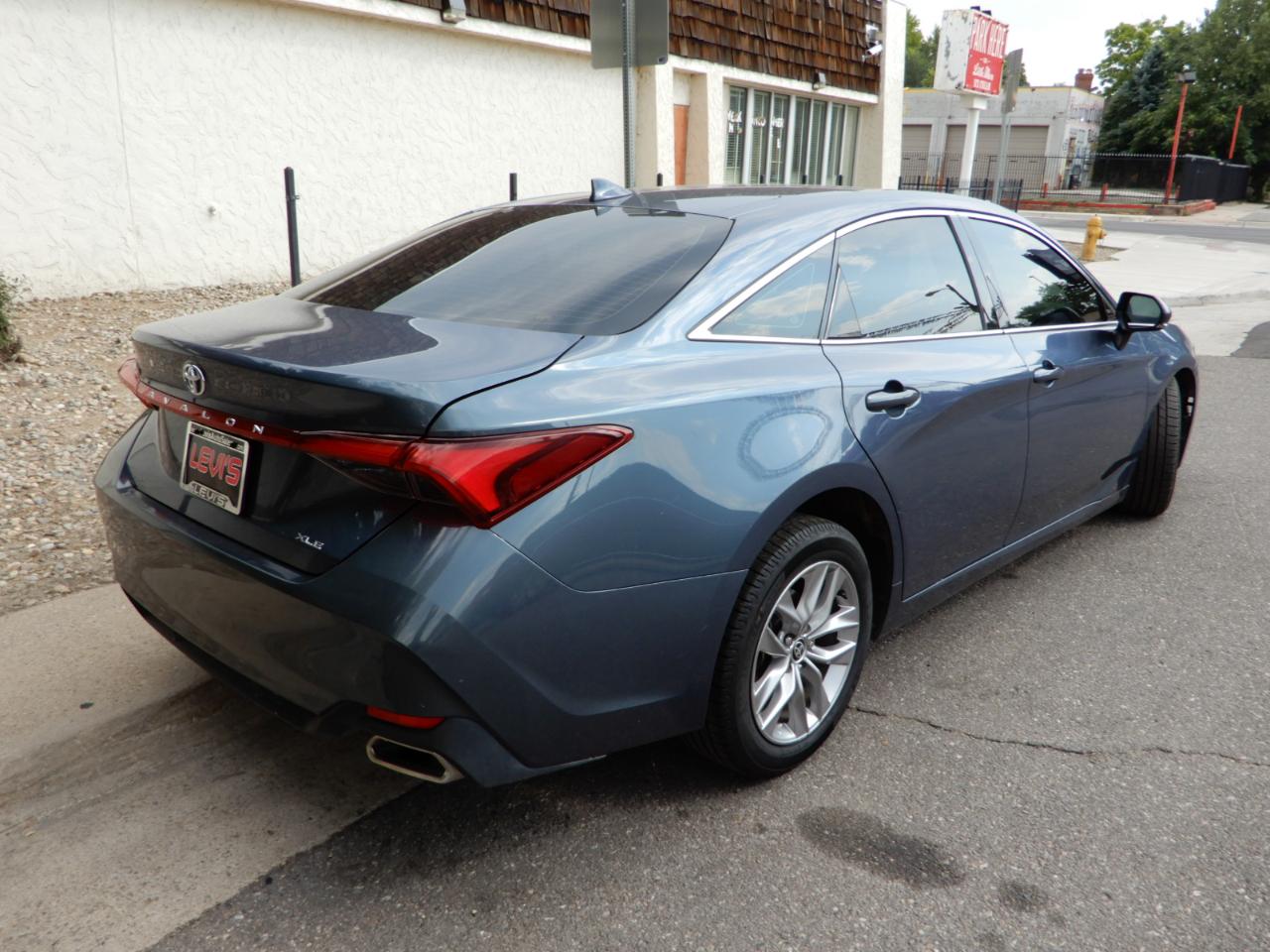 Toyota Avalon XLE FWD (Natl) 2022