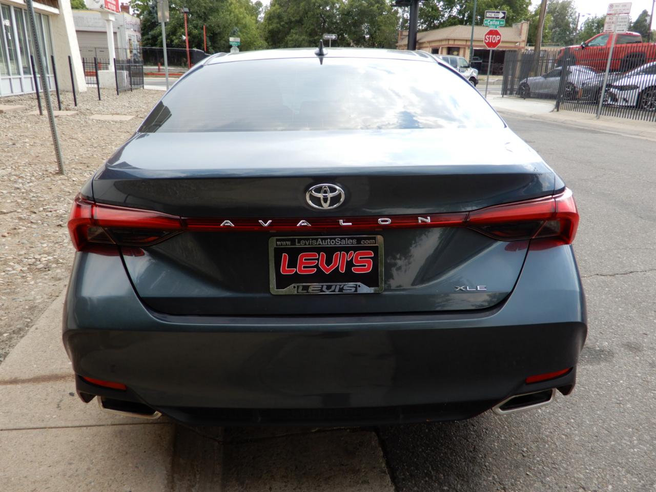 Toyota Avalon XLE FWD (Natl) 2022