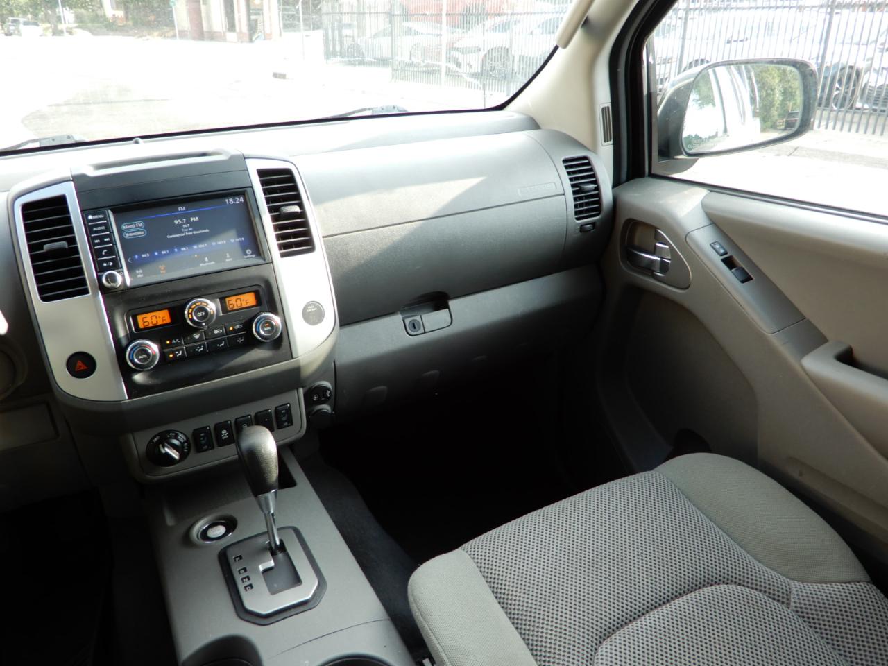 Nissan Frontier Crew Cab 4x4 SV Auto 2020