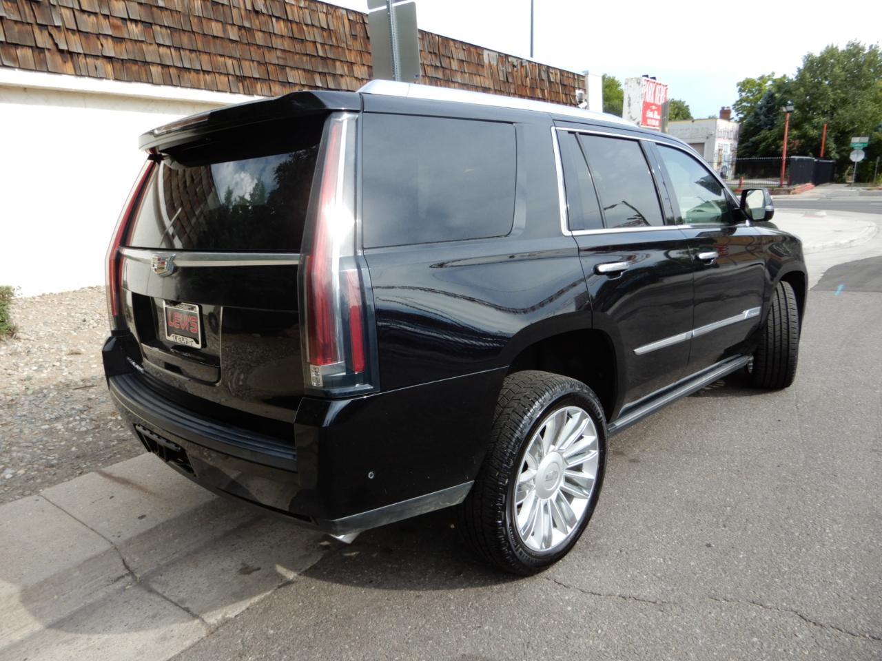 Cadillac Escalade 4WD 4dr Platinum 2019