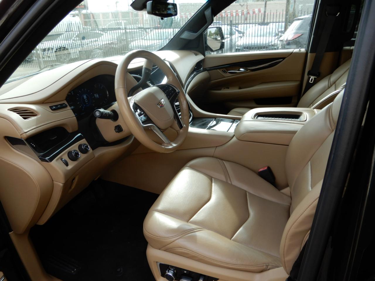 Cadillac Escalade 4WD 4dr Platinum 2019