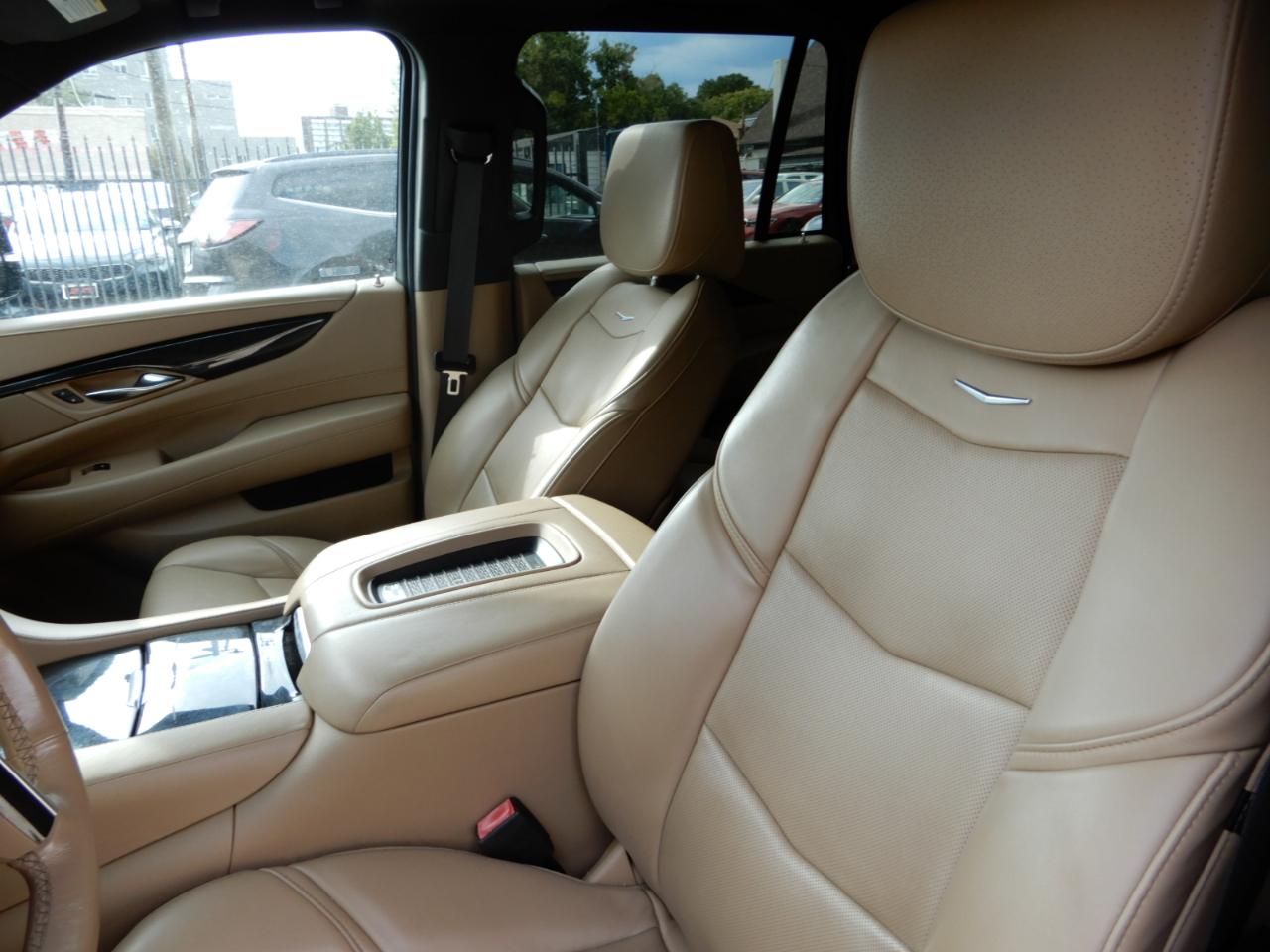 Cadillac Escalade 4WD 4dr Platinum 2019