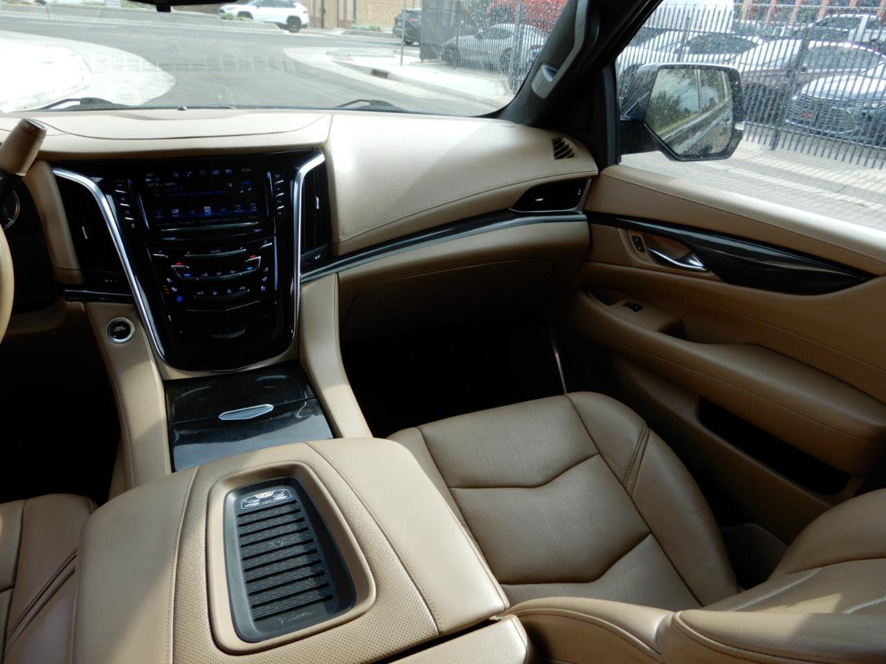 Cadillac Escalade 4WD 4dr Platinum 2019