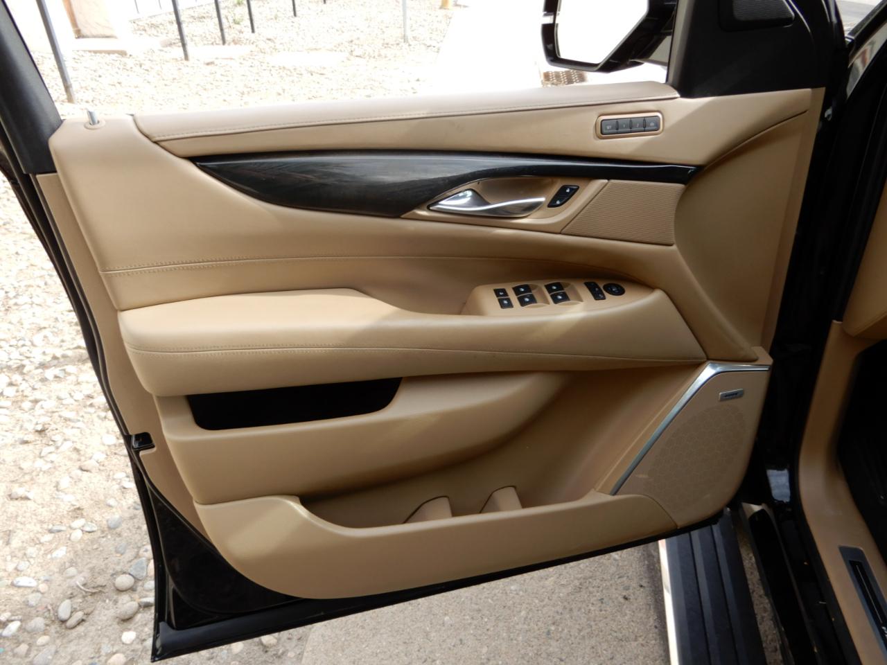 Cadillac Escalade 4WD 4dr Platinum 2019