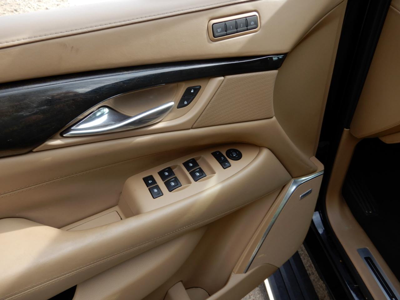 Cadillac Escalade 4WD 4dr Platinum 2019