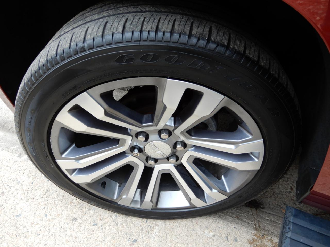 GMC Yukon 4WD 4dr Denali 2018
