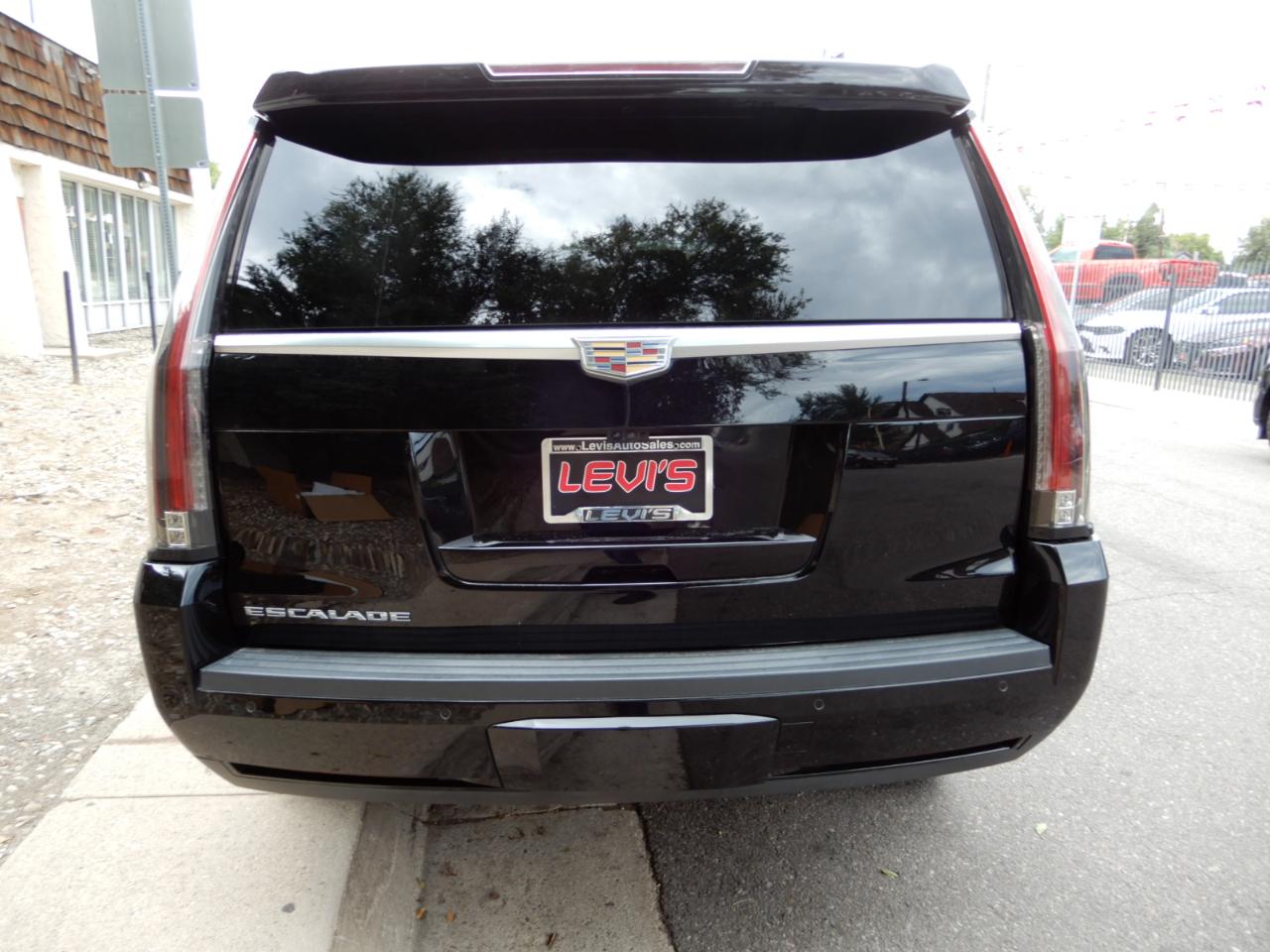 Cadillac Escalade 4WD 4dr Luxury 2019