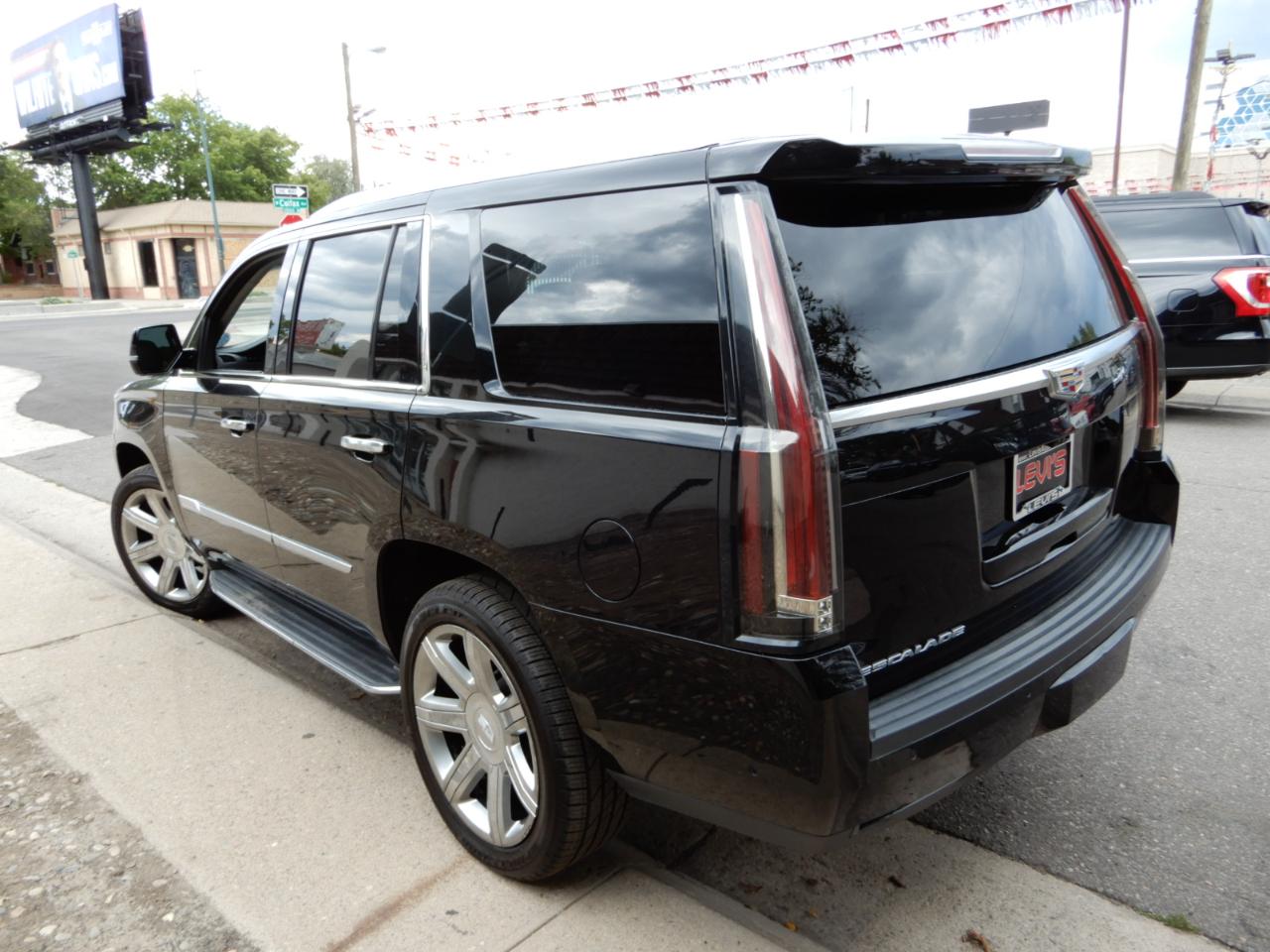 Cadillac Escalade 4WD 4dr Luxury 2019