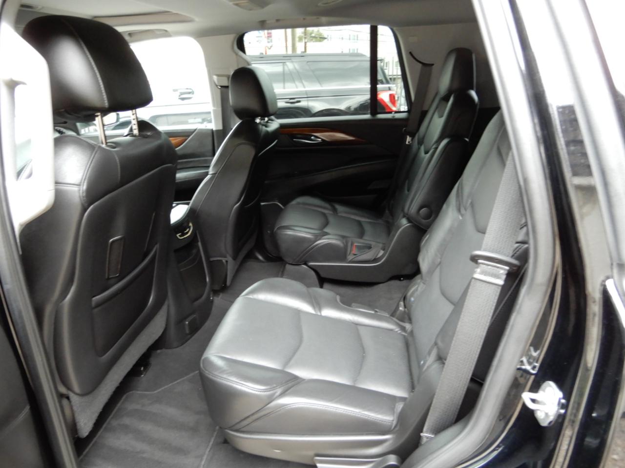 Cadillac Escalade 4WD 4dr Luxury 2019
