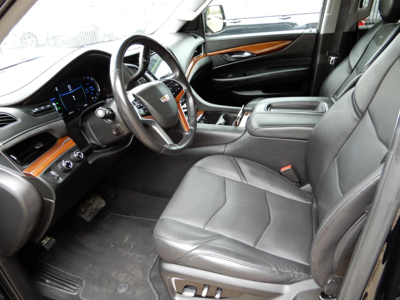 Cadillac Escalade 4WD 4dr Luxury 2019