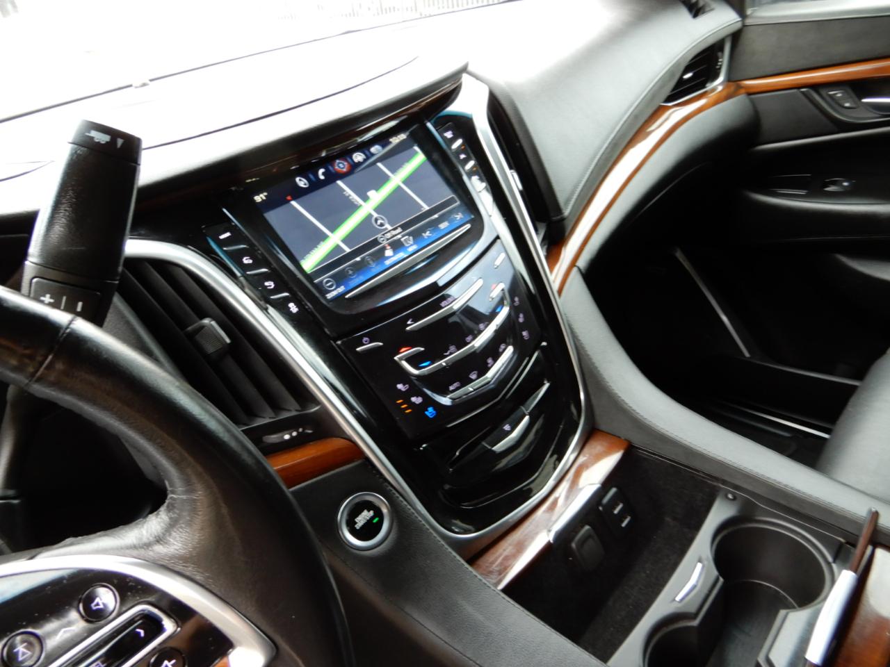 Cadillac Escalade 4WD 4dr Luxury 2019