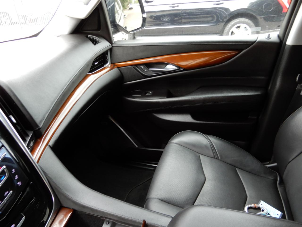 Cadillac Escalade 4WD 4dr Luxury 2019