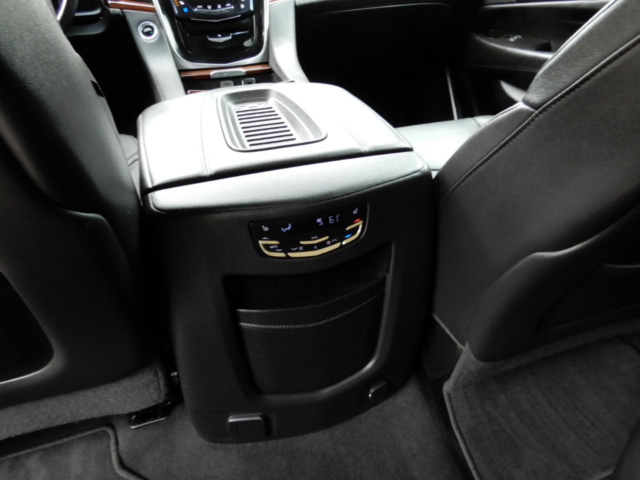 Cadillac Escalade 4WD 4dr Luxury 2019