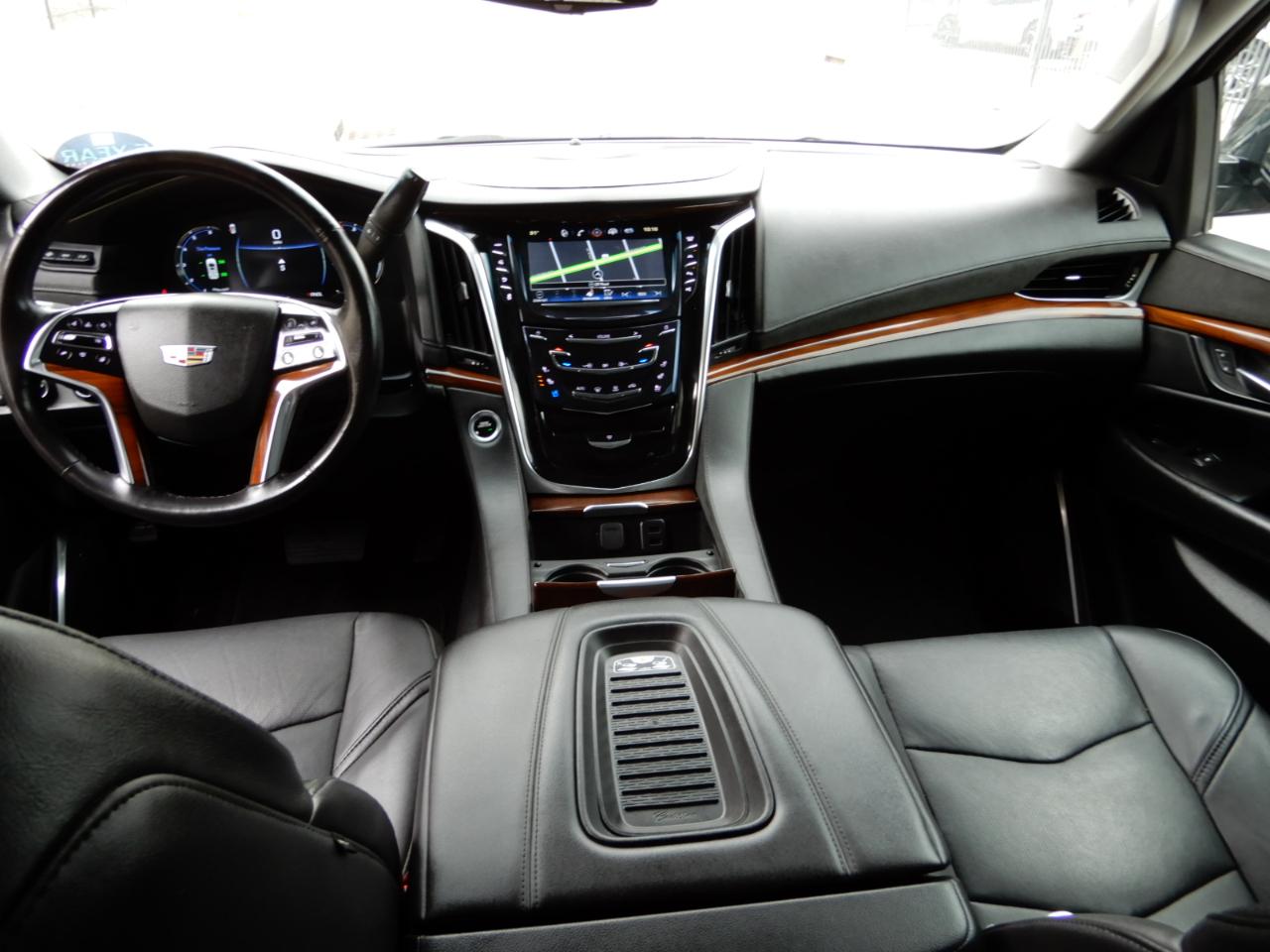 Cadillac Escalade 4WD 4dr Luxury 2019