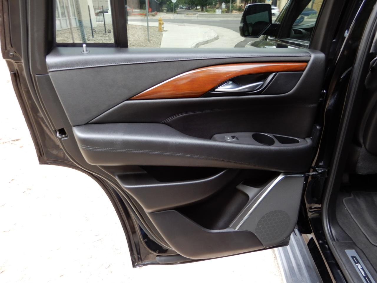 Cadillac Escalade 4WD 4dr Luxury 2019