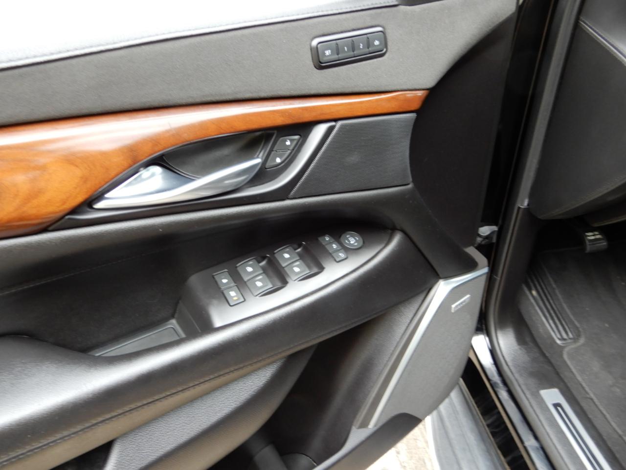 Cadillac Escalade 4WD 4dr Luxury 2019