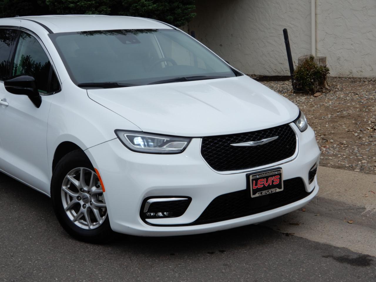 Chrysler Pacifica Touring L FWD 2024