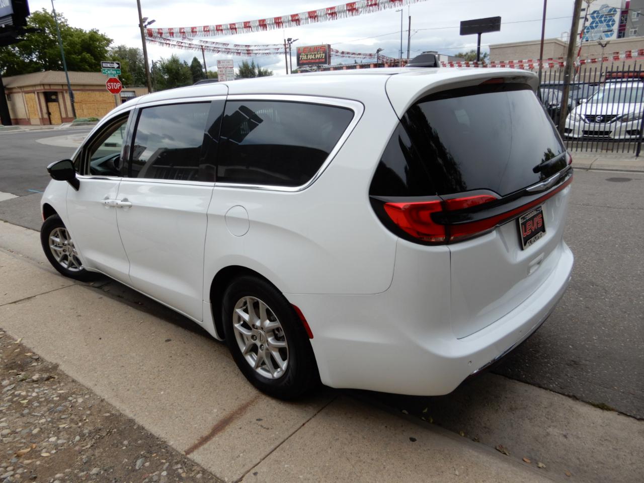 Chrysler Pacifica Touring L FWD 2024