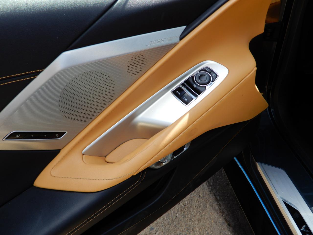 Chevrolet Corvette 2dr Stingray Cpe w/2LT 2020