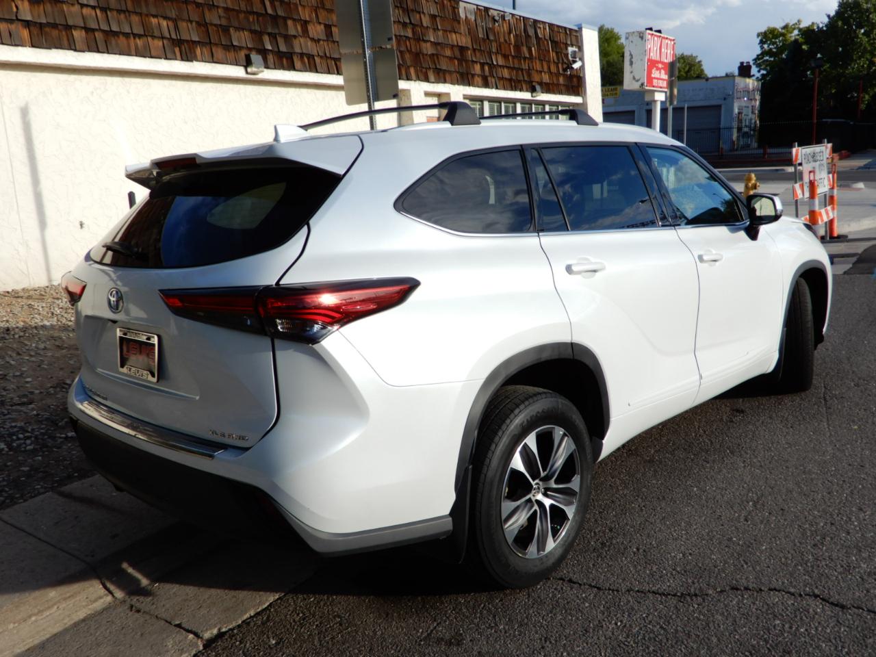 Toyota Highlander XLE AWD (Natl) 2022