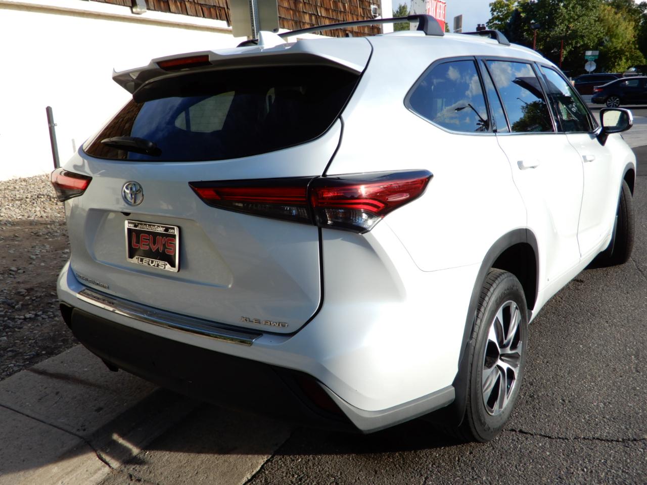 Toyota Highlander XLE AWD (Natl) 2022