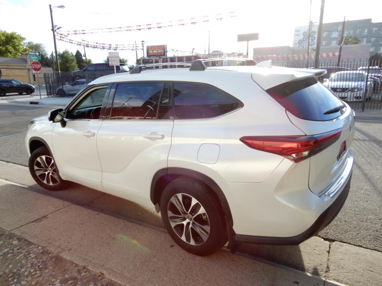 Toyota Highlander XLE AWD (Natl) 2022