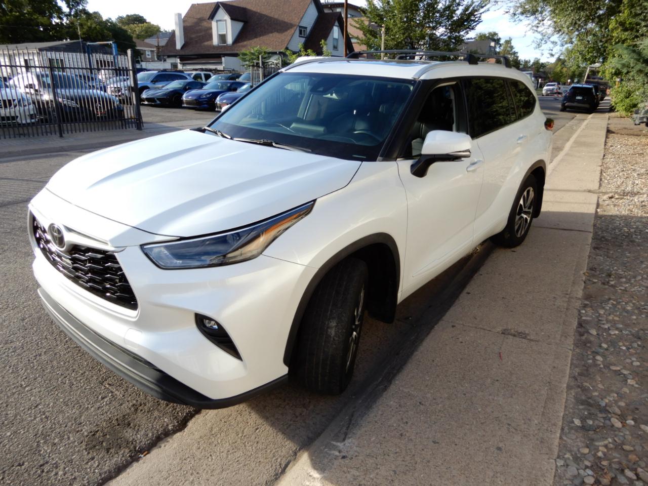 Toyota Highlander XLE AWD (Natl) 2022