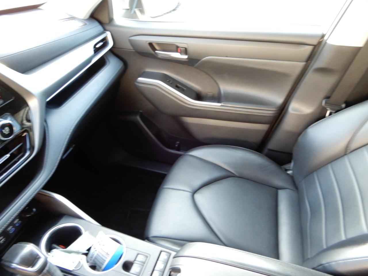 Toyota Highlander XLE AWD (Natl) 2022