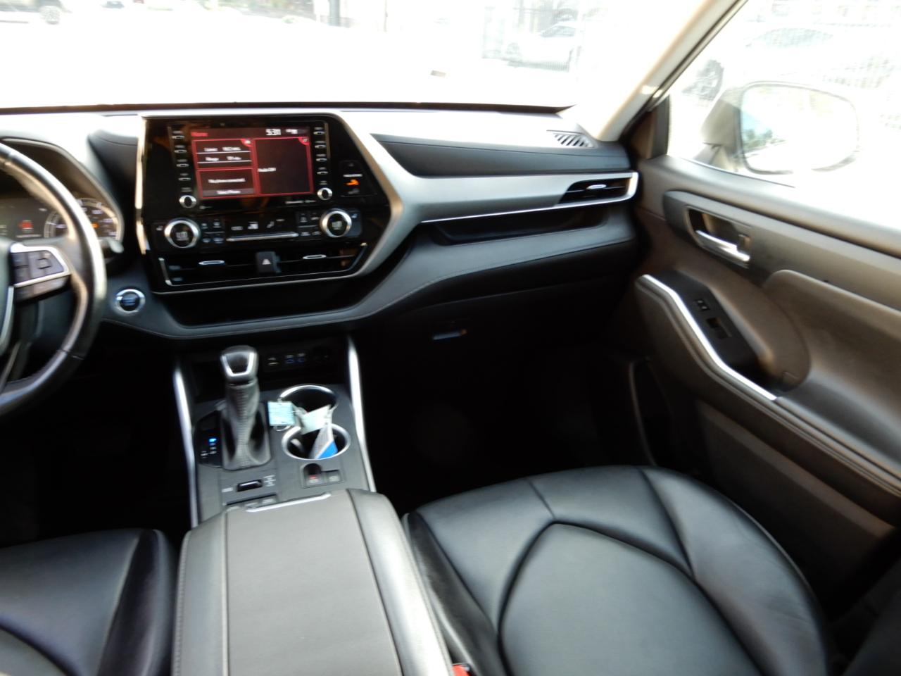 Toyota Highlander XLE AWD (Natl) 2022
