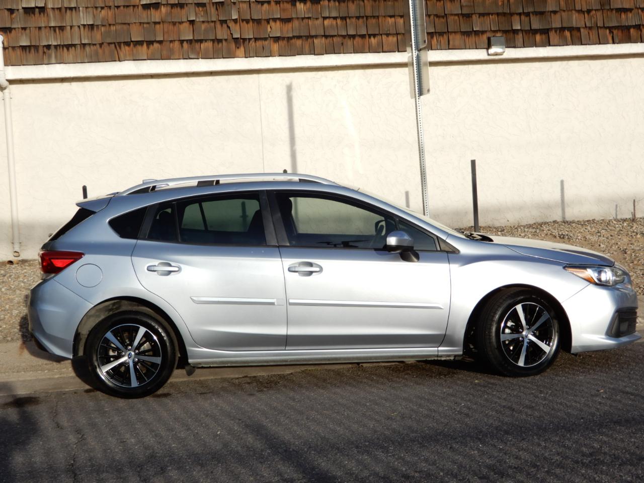 Subaru Impreza Premium 5-door CVT 2021