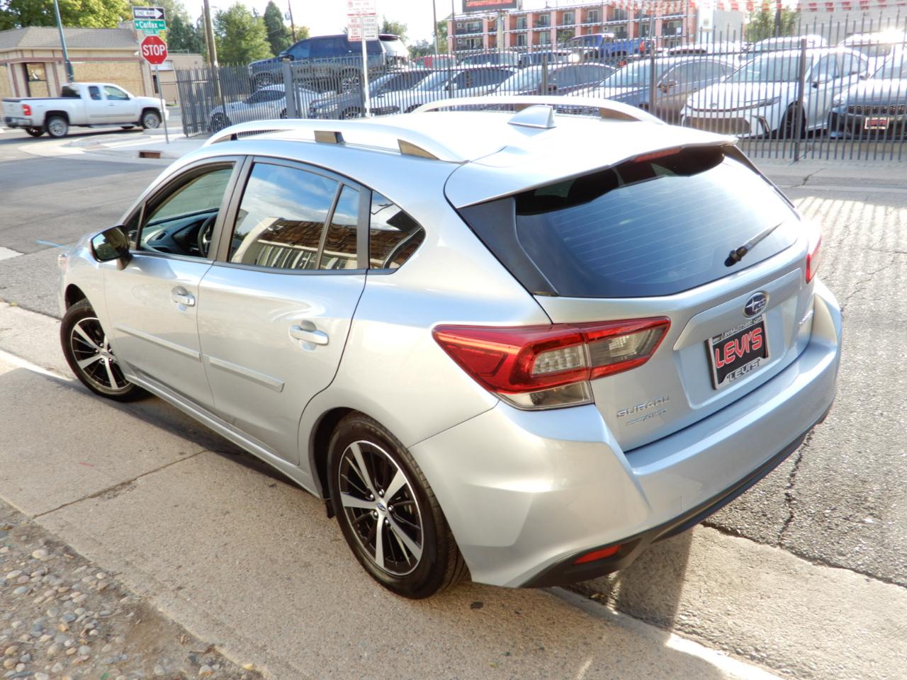 Subaru Impreza Premium 5-door CVT 2021