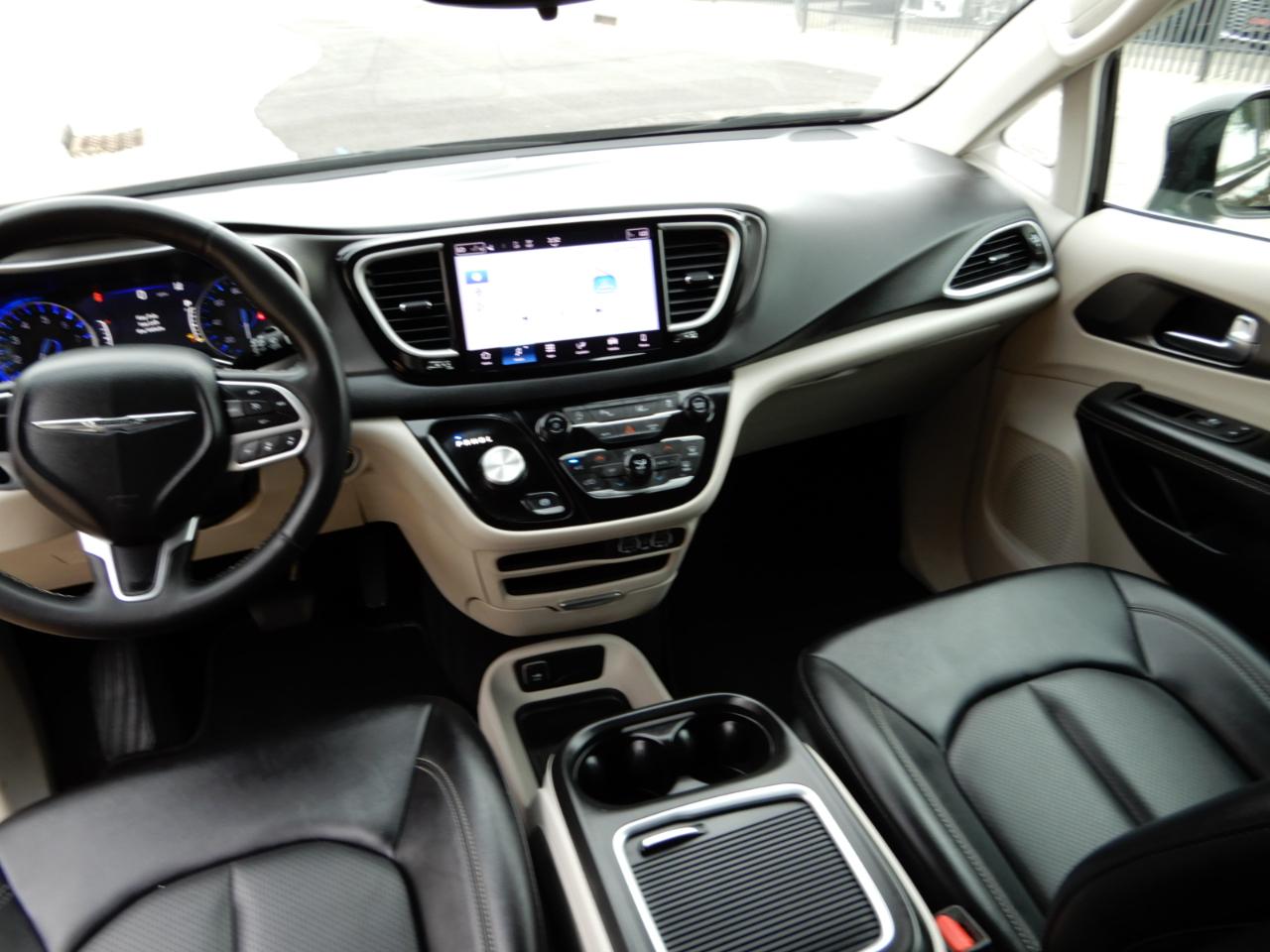 Chrysler Pacifica Touring L FWD 2024
