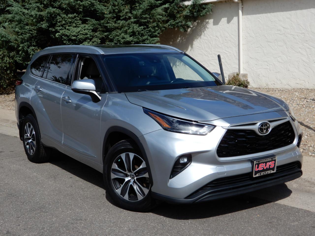 Toyota Highlander XLE AWD (Natl) 2022