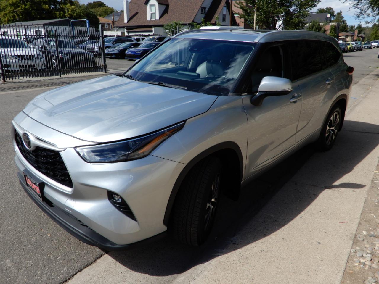 Toyota Highlander XLE AWD (Natl) 2022