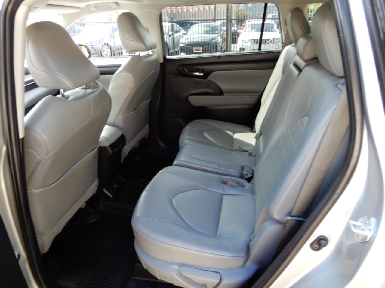Toyota Highlander XLE AWD (Natl) 2022