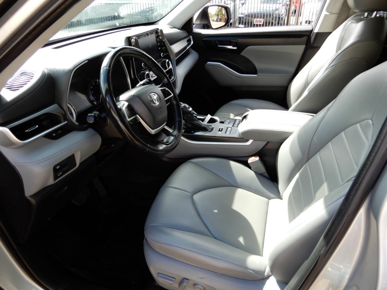 Toyota Highlander XLE AWD (Natl) 2022