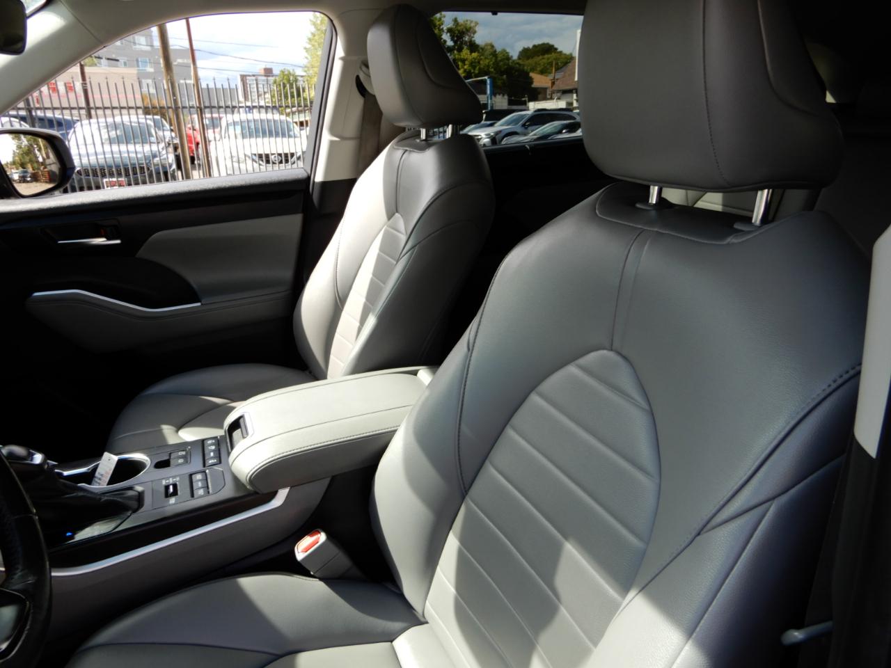 Toyota Highlander XLE AWD (Natl) 2022