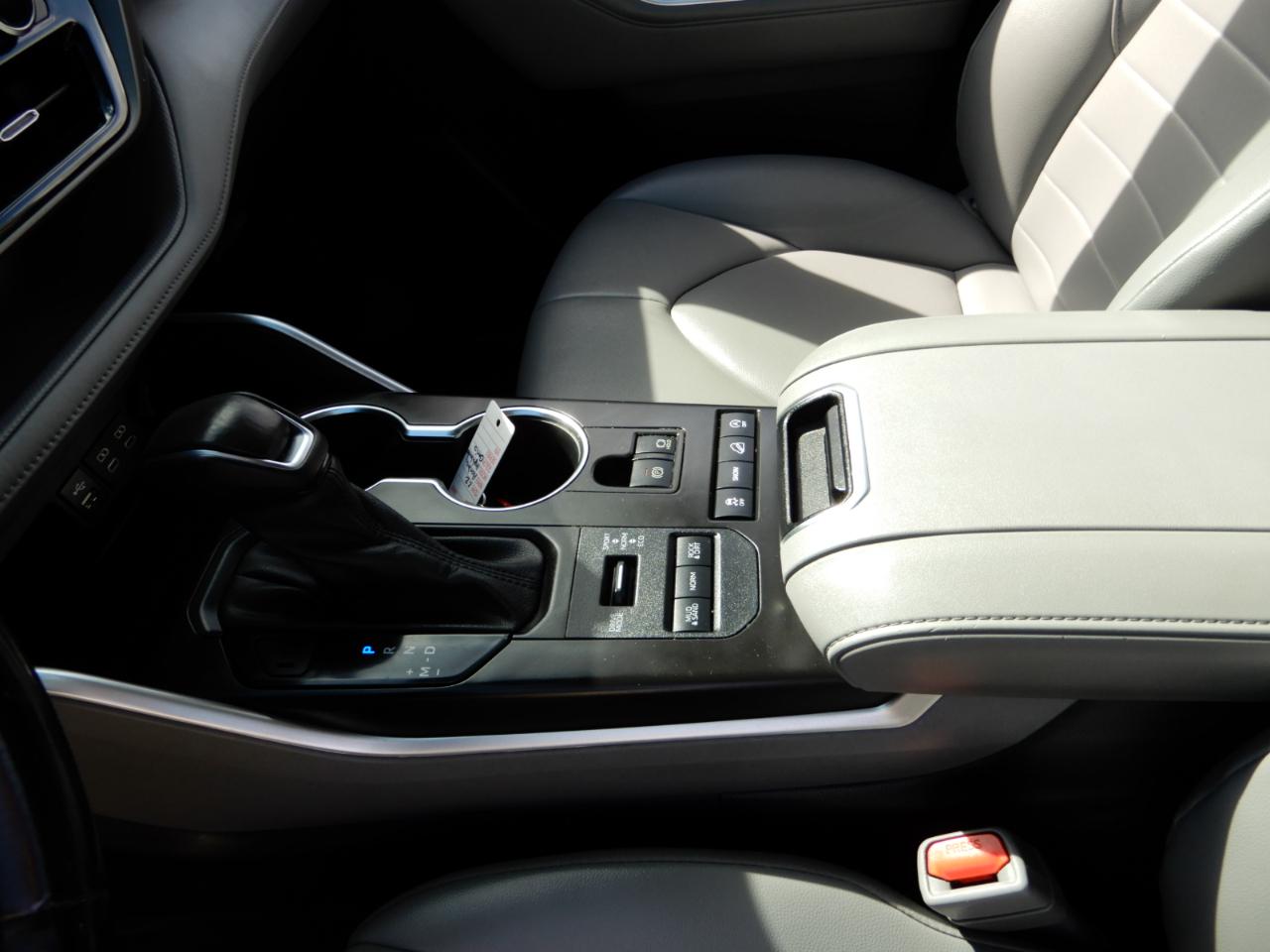 Toyota Highlander XLE AWD (Natl) 2022