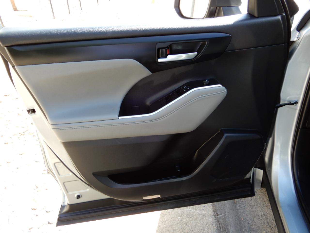 Toyota Highlander XLE AWD (Natl) 2022