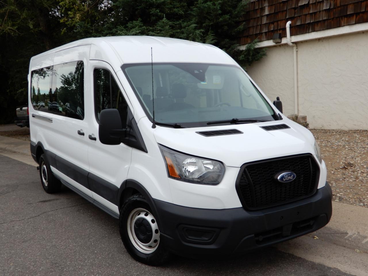 Ford Transit Passenger Wagon  2022