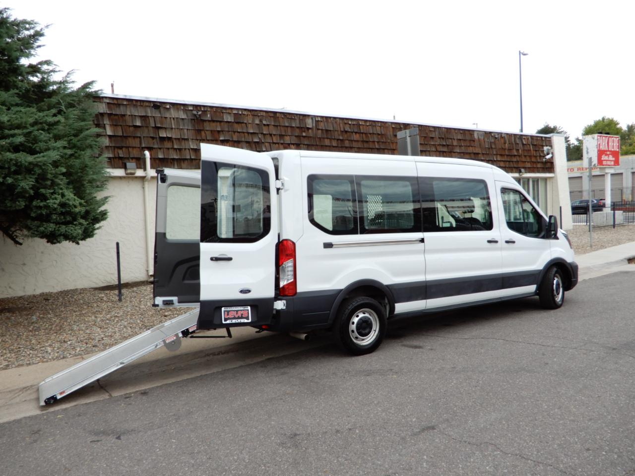Ford Transit Passenger Wagon  2022