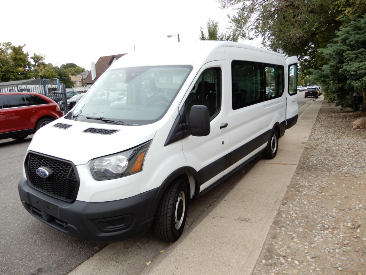 Ford Transit Passenger Wagon  2022