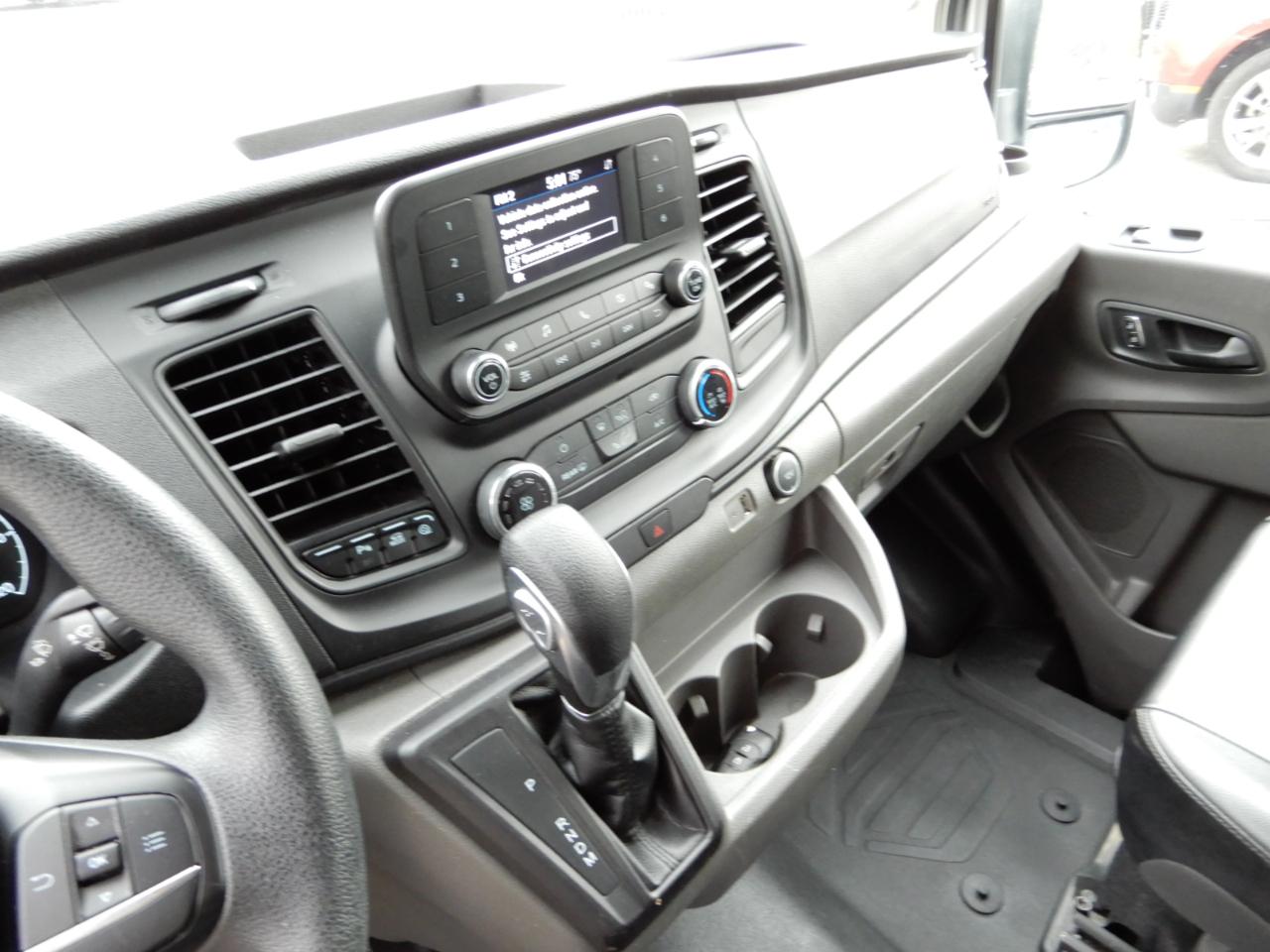 Ford Transit Passenger Wagon  2022
