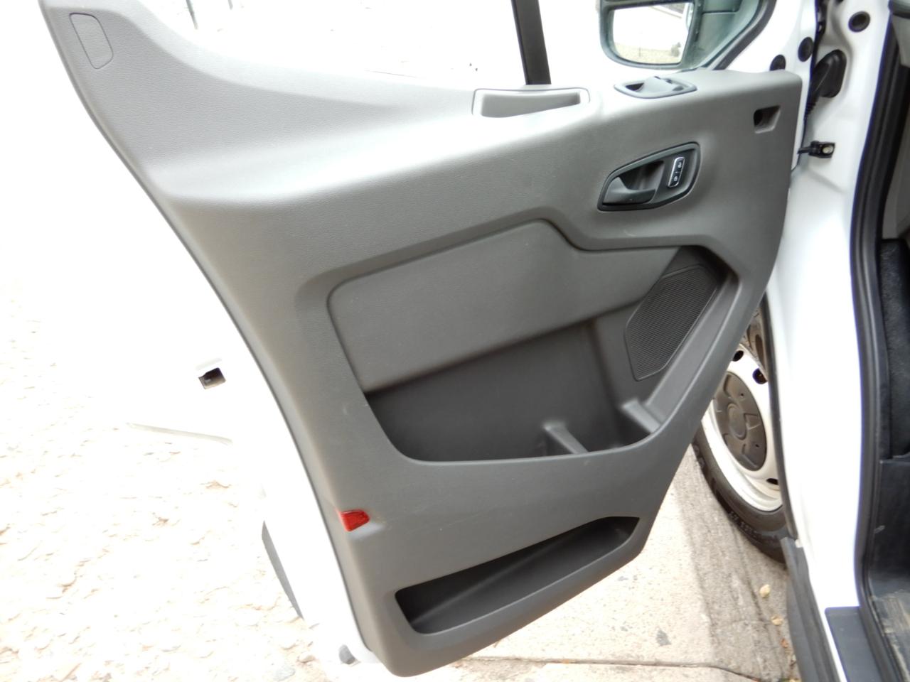 Ford Transit Passenger Wagon  2022