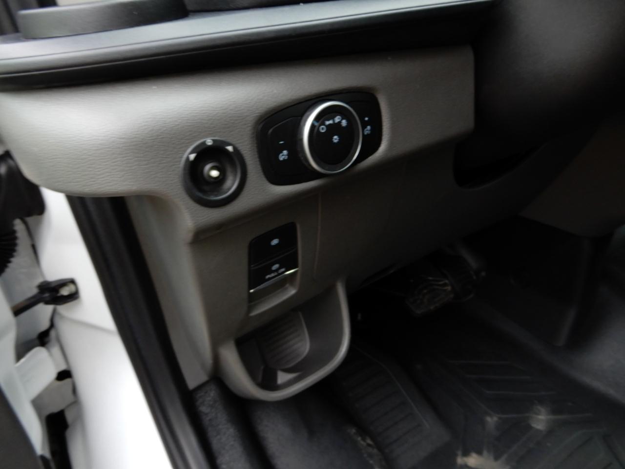 Ford Transit Passenger Wagon  2022