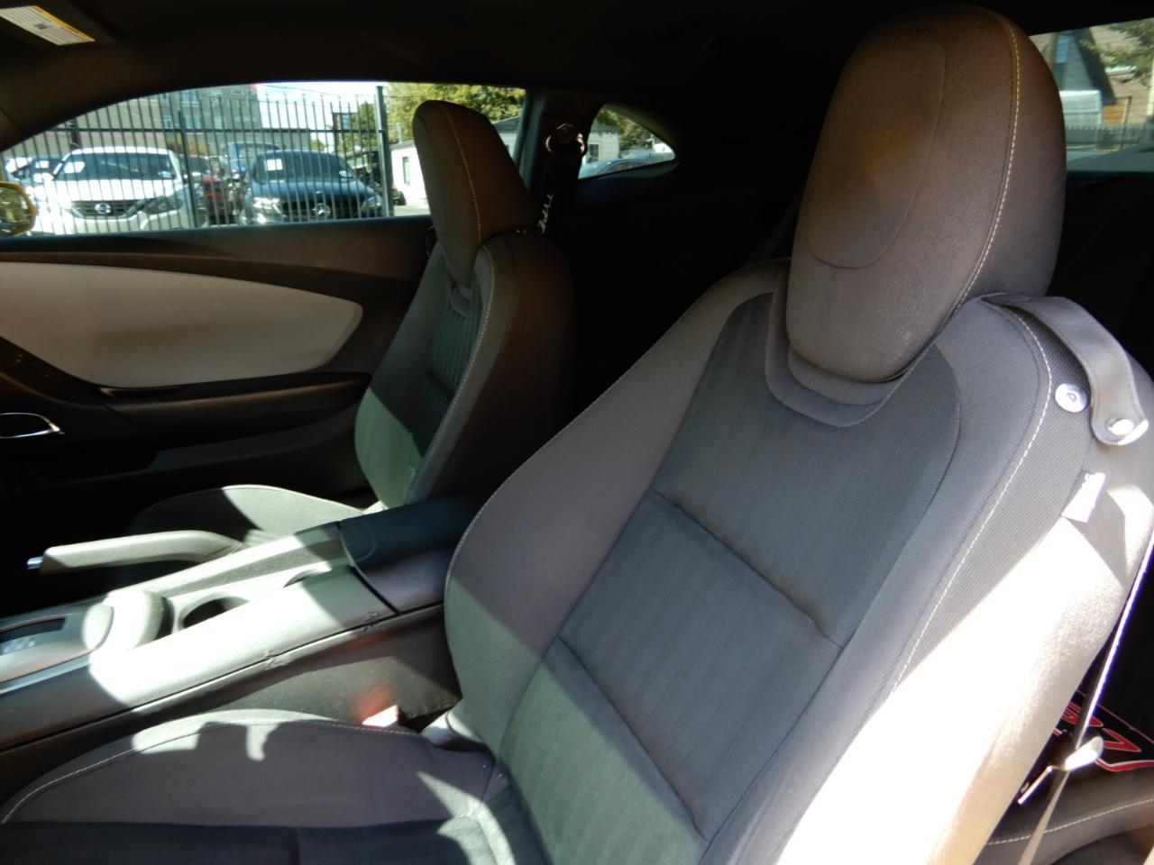 Chevrolet Camaro 2dr Cpe 2LS 2012