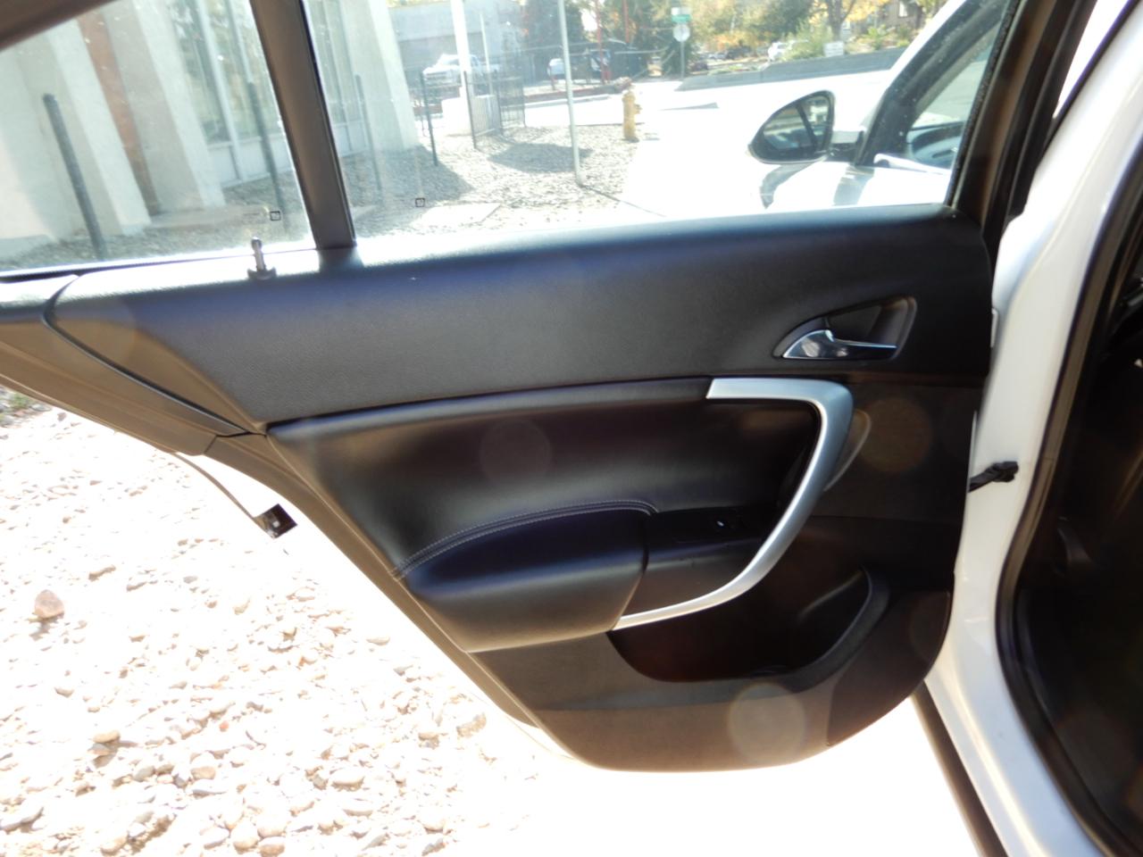 Buick Regal 4dr Sdn Turbo Premium 3 2012