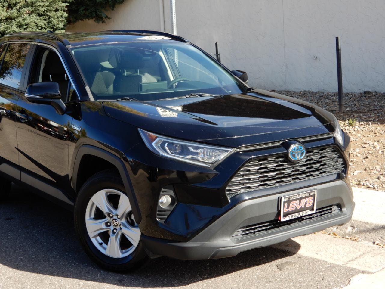 Toyota RAV4 Hybrid XLE AWD (Natl) 2021