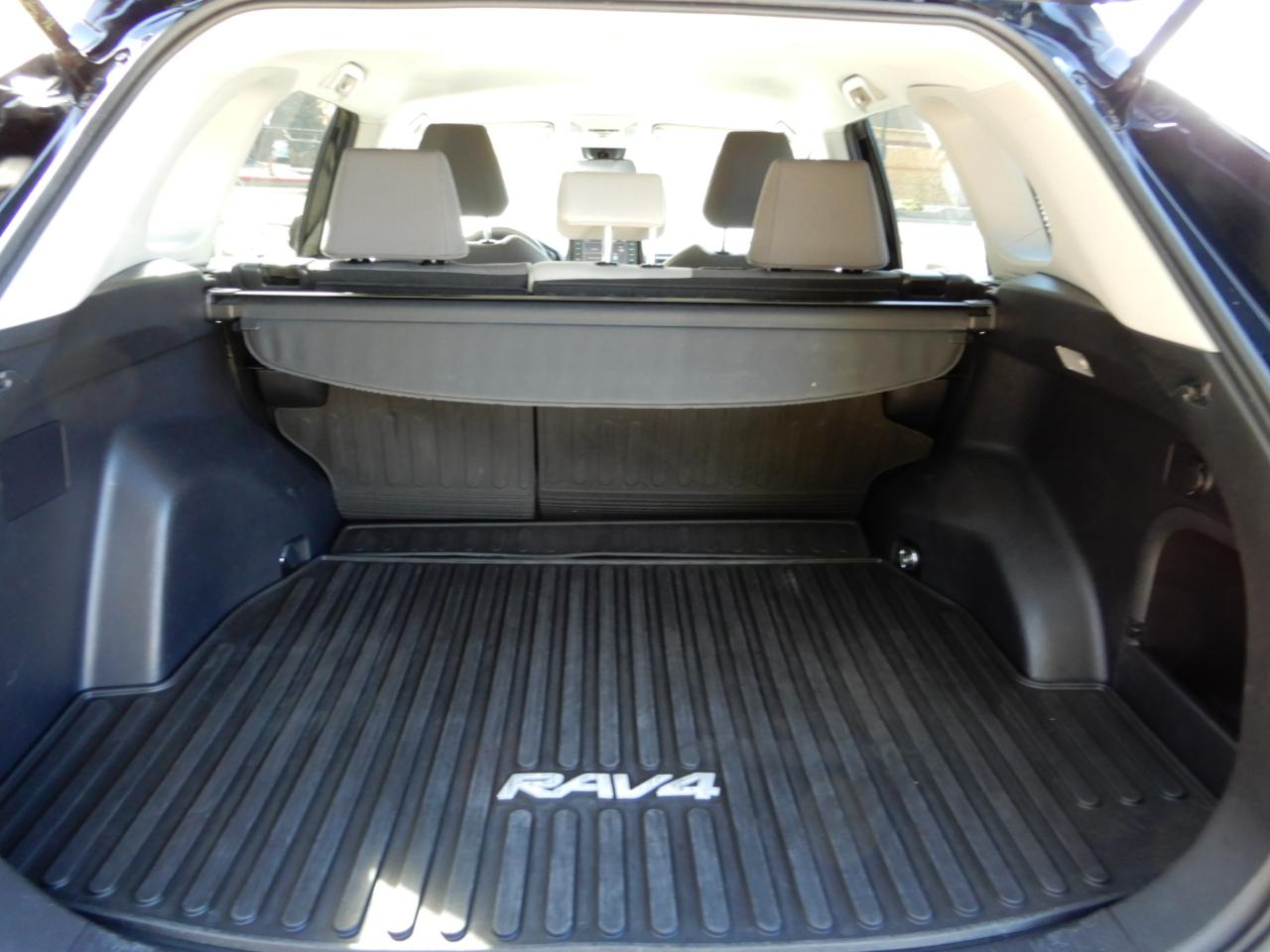 Toyota RAV4 Hybrid XLE AWD (Natl) 2021