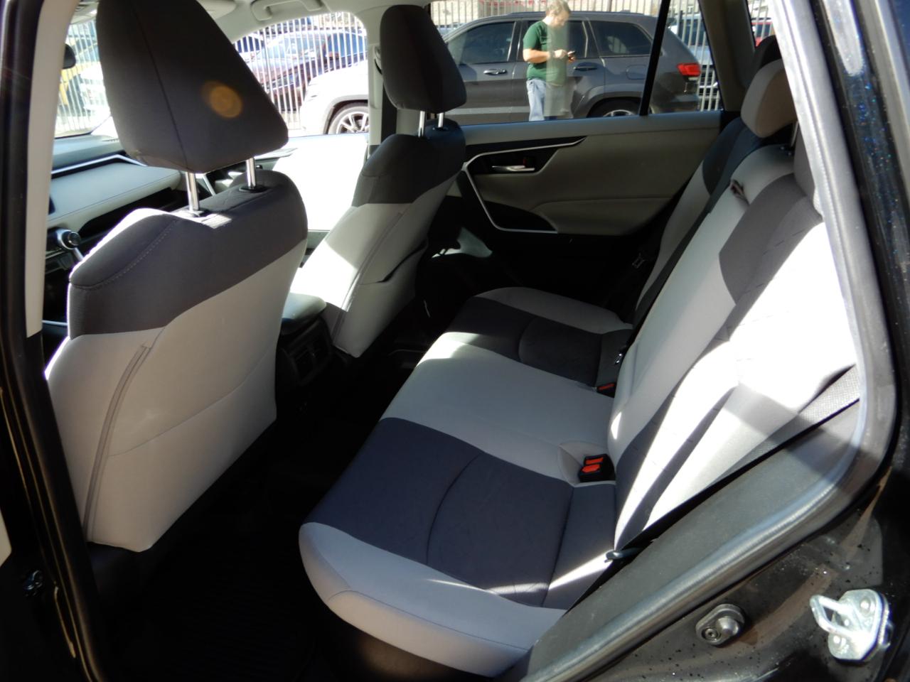 Toyota RAV4 Hybrid XLE AWD (Natl) 2021
